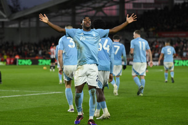 而极大推动 而极大推动