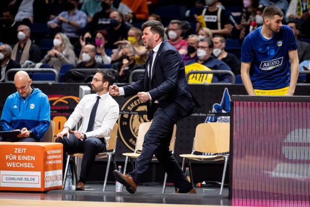 中场和边路 中场和边路